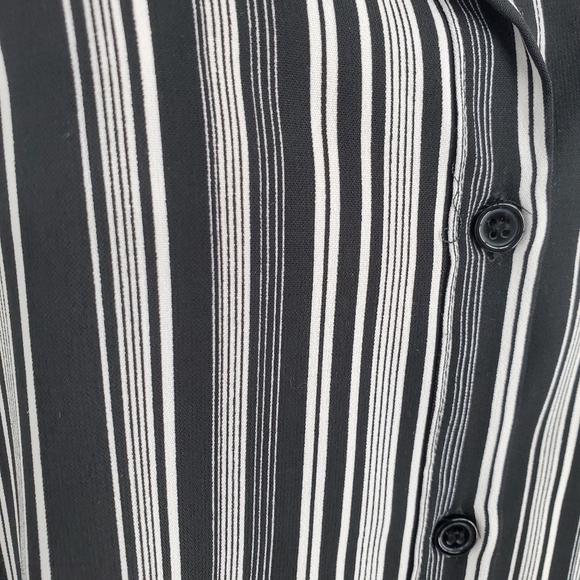 Covington Shirt Women 22W Button Down Blouse Black White Striped Shirt - Picture 6 of 9